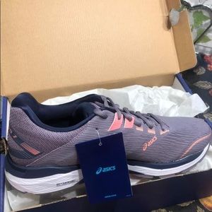 NEW Size 10 ASICS Running Shoes